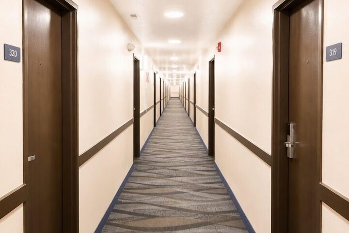 Ballroom/Hall 39 of 41