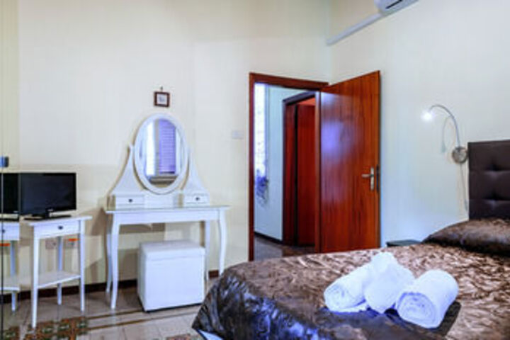 Room 30 of 160