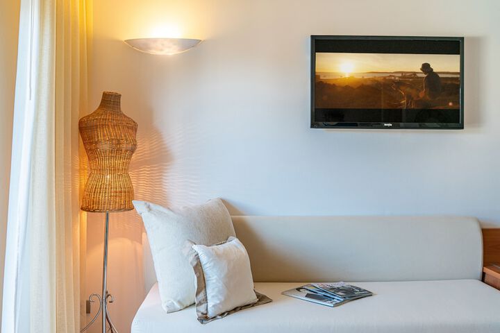Room 10 of 46