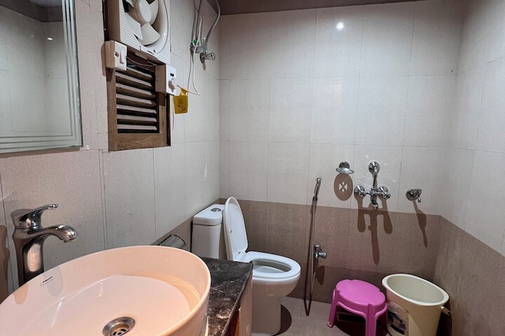 Room 42 of 58