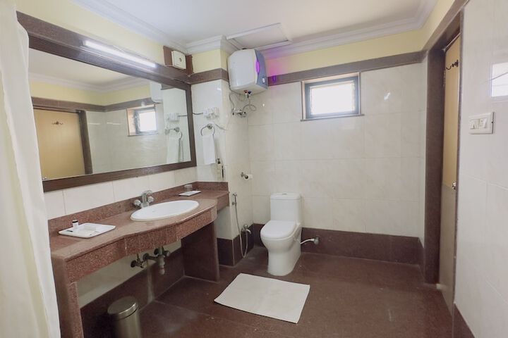 Room 10 of 18
