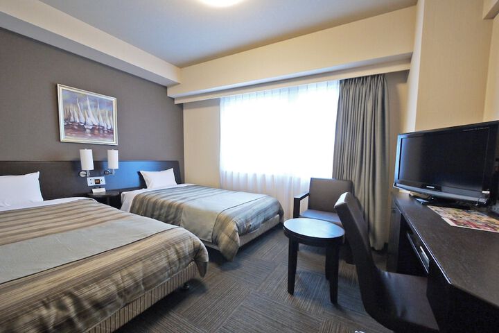 Room 5 of 24