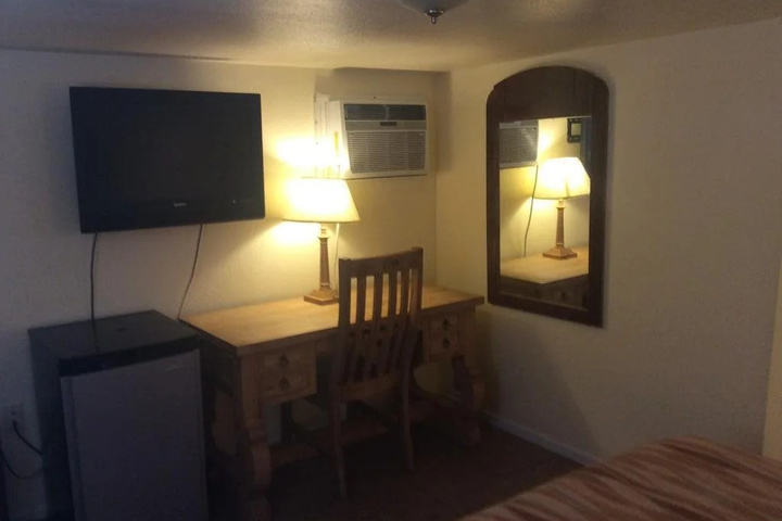 Knights Inn George West