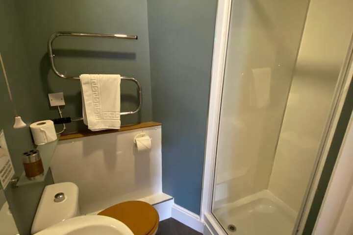 Room 42 of 60