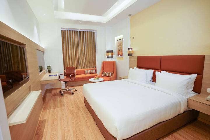 Room 10 of 33