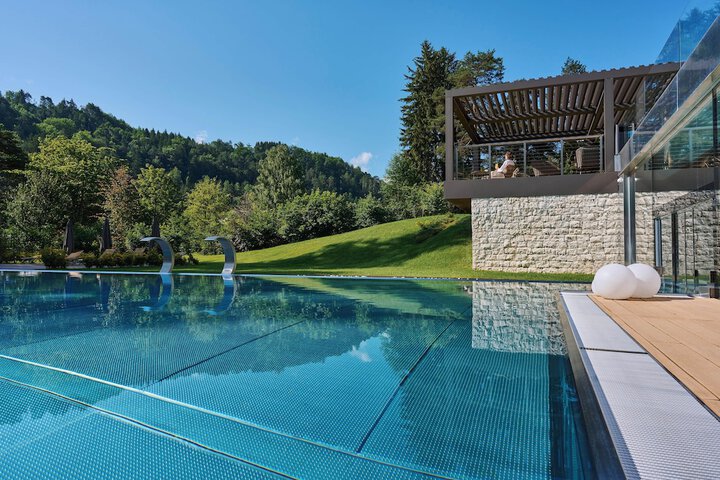Pool Hotel