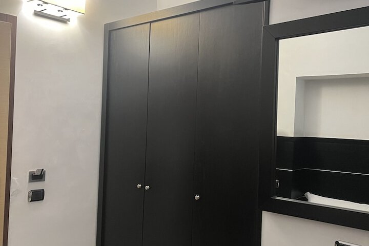 Room 16 of 35