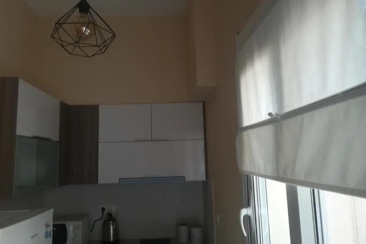 Room 4 of 9