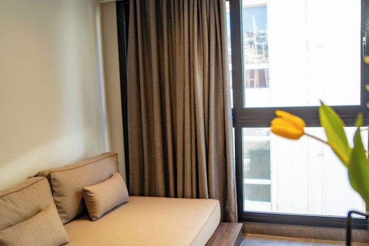 Room 18 of 119