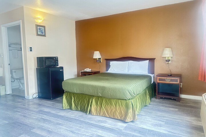 Room 4 of 35