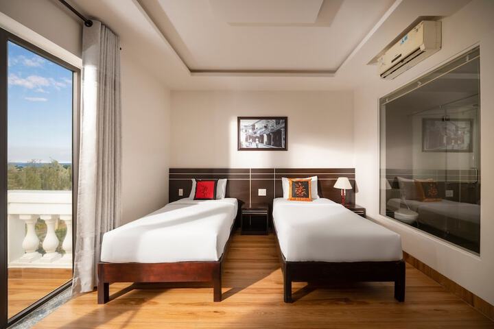Room 3 of 26