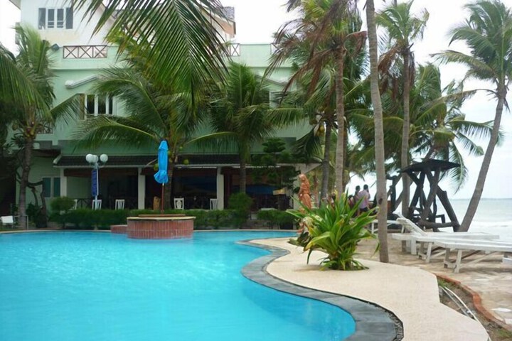 Pool 37 of 65