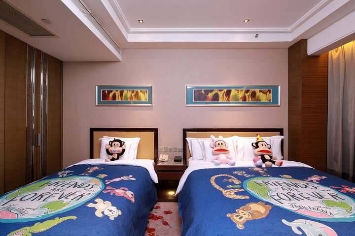 Room 16 of 82