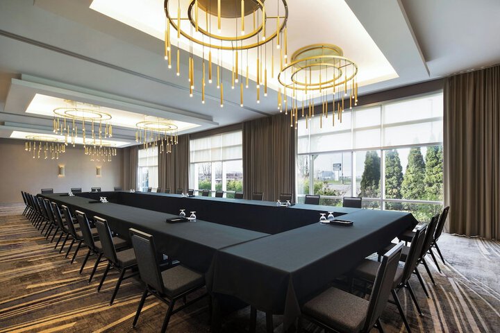 Meeting facility