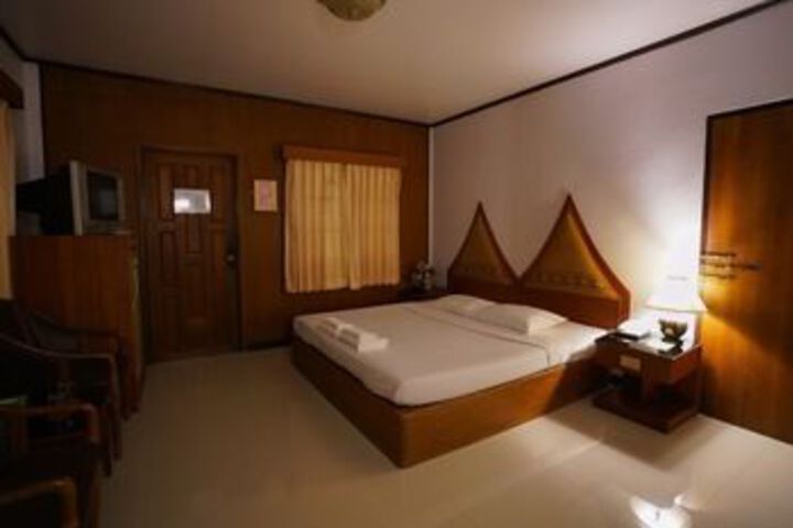 Room 11 of 49