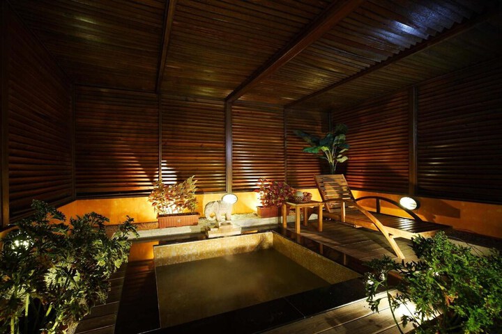 Spa 40 of 44