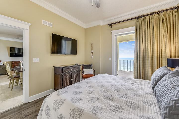 Room 6 of 308