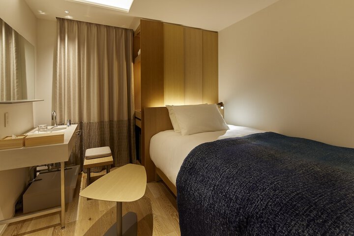 Room 5 of 40