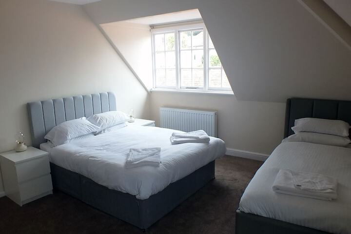 Room 9 of 38