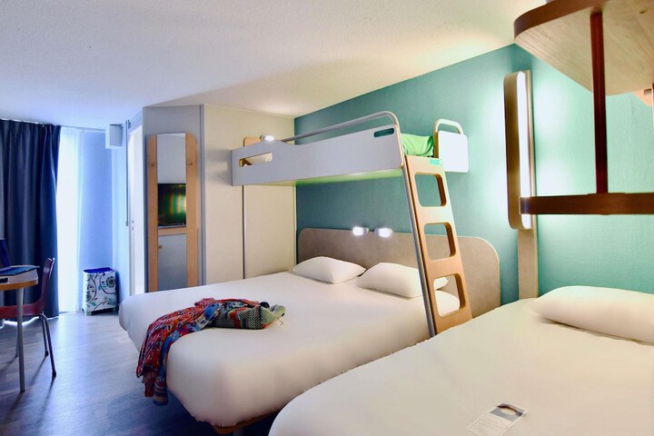 Room 12 of 41