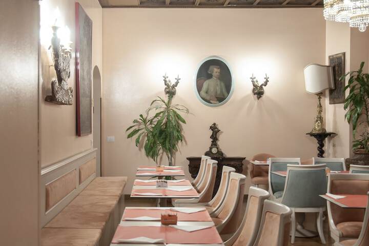 Breakfast area