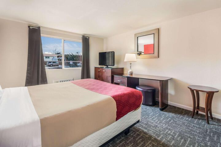 Room 2 of 28