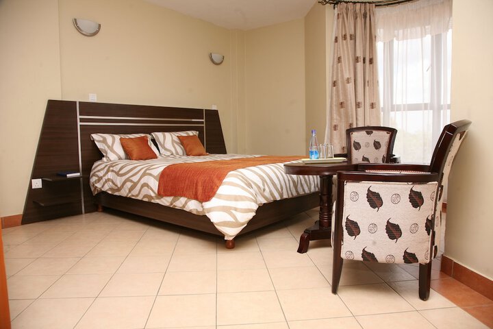 Room 4 of 19