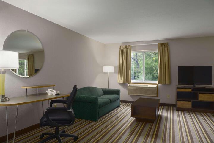 1 King Bed (15 of 16)