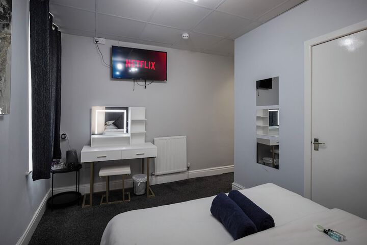 Room 26 of 47