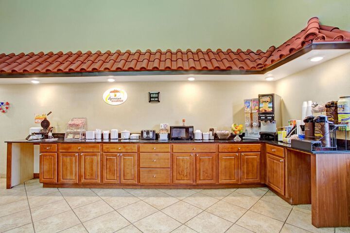 Breakfast/Coffee Service 13 of 16