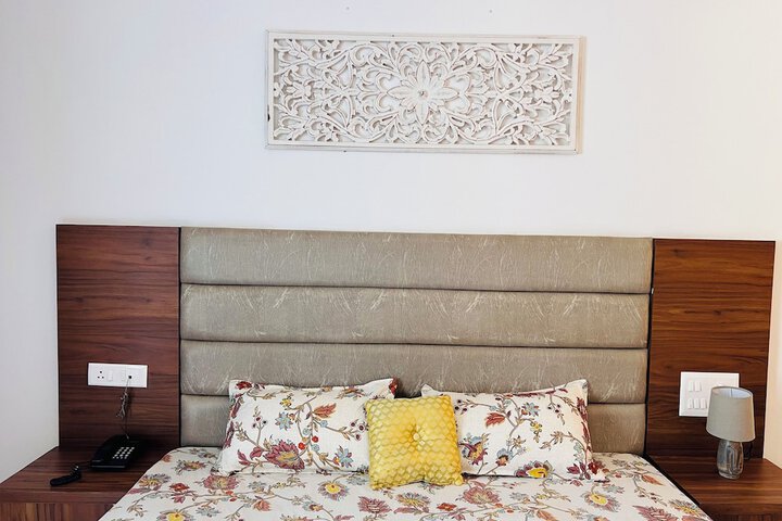Room 12 of 28