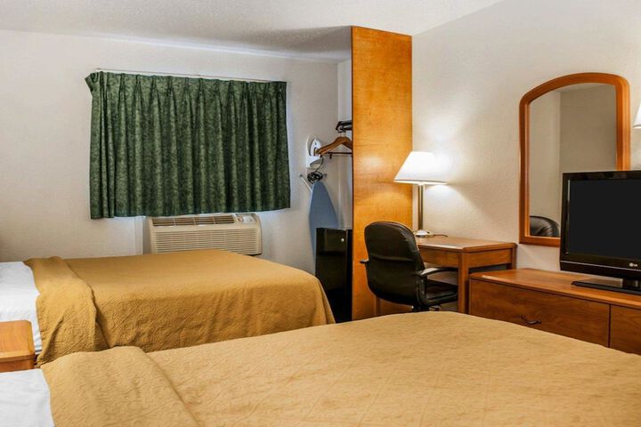 2 Queen Beds (4 of 7)
