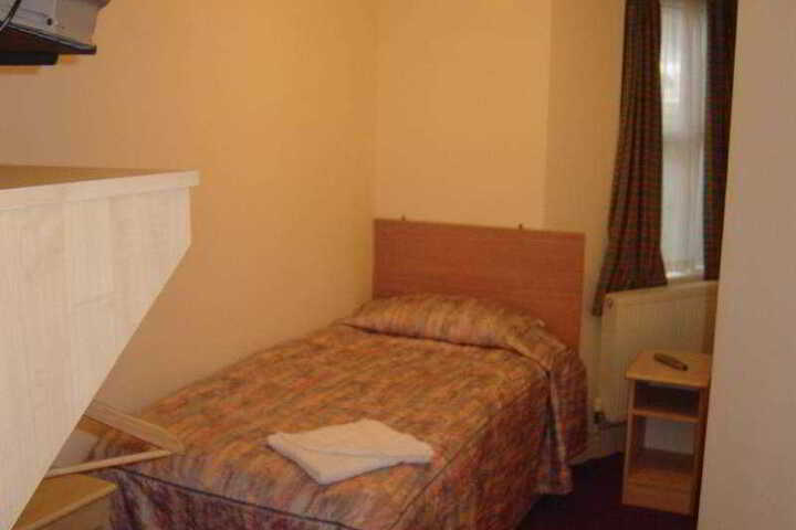CHANNINS HOUNSLOW HOTEL