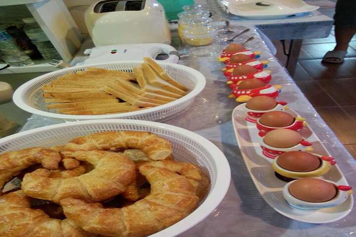Breakfast/Coffee Service 20 of 26