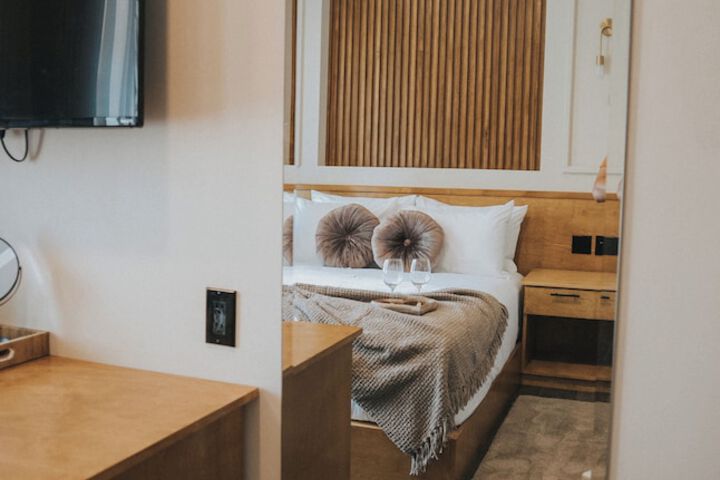 Room 26 of 74