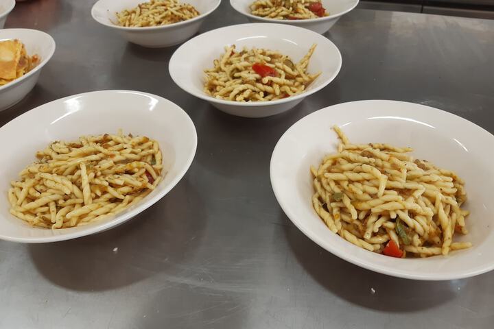Dining 53 of 81
