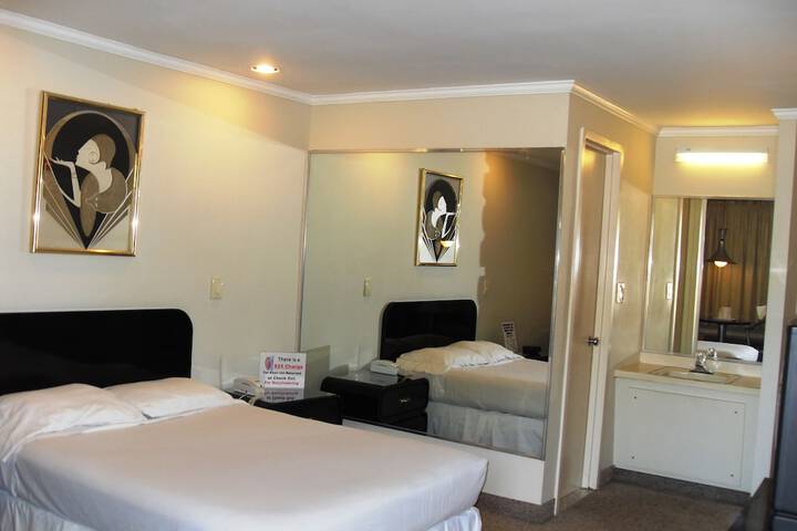 Commack Motor Inn Commack | Bookonline.com