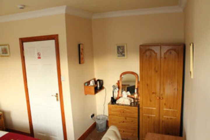 Room 25 of 27