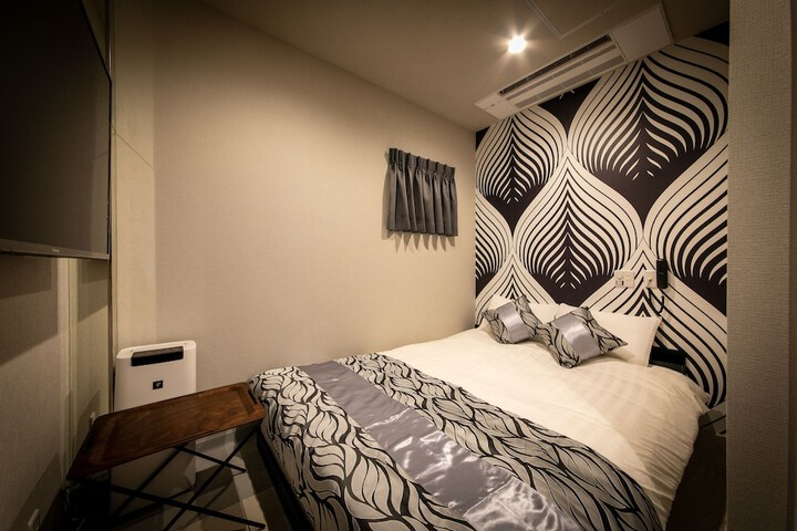 Room 14 of 64