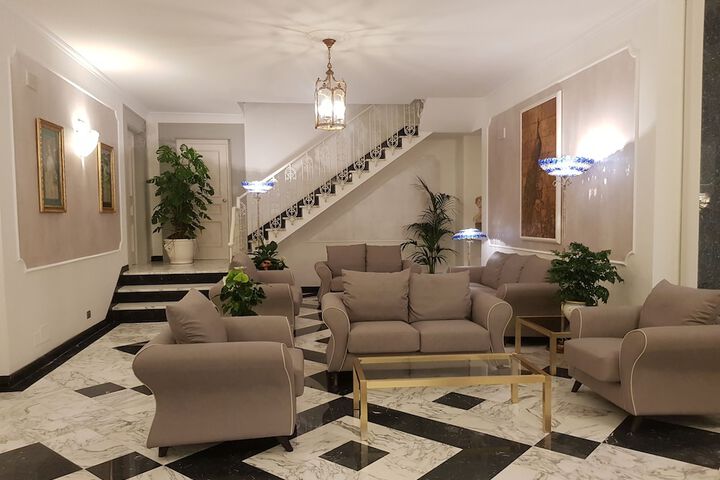 Guest Lobby