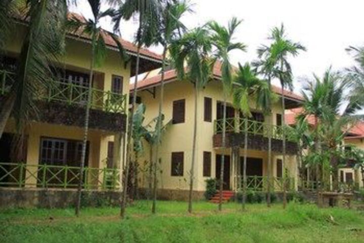 Hotel Exterior 19 of 37