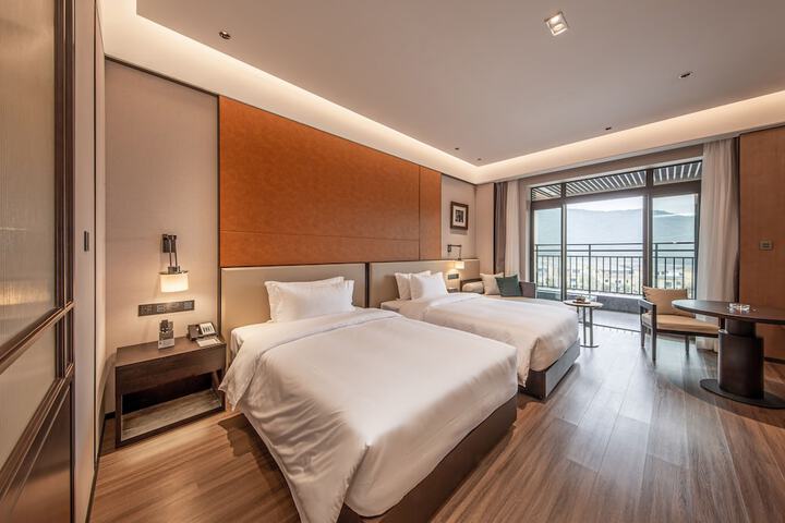 Room 15 of 51