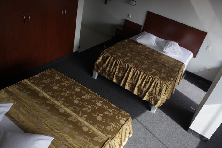 Room 4 of 13