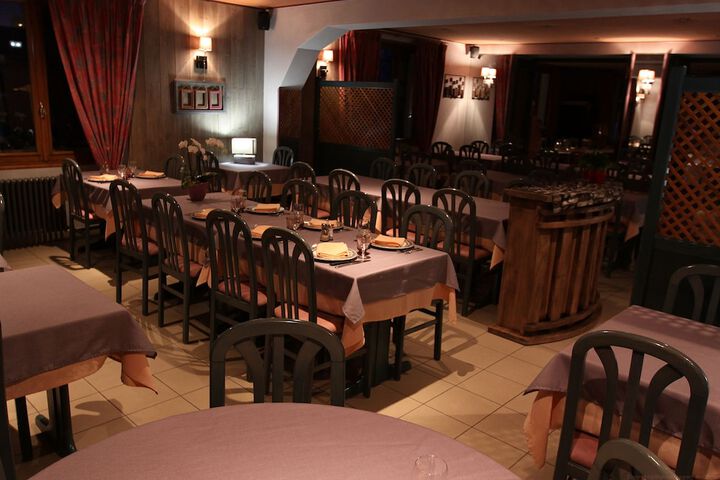 Dining 10 of 19