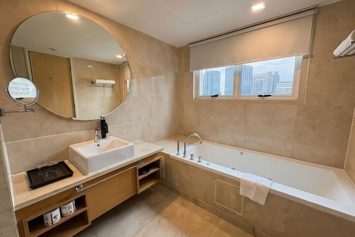 Room 51 of 61