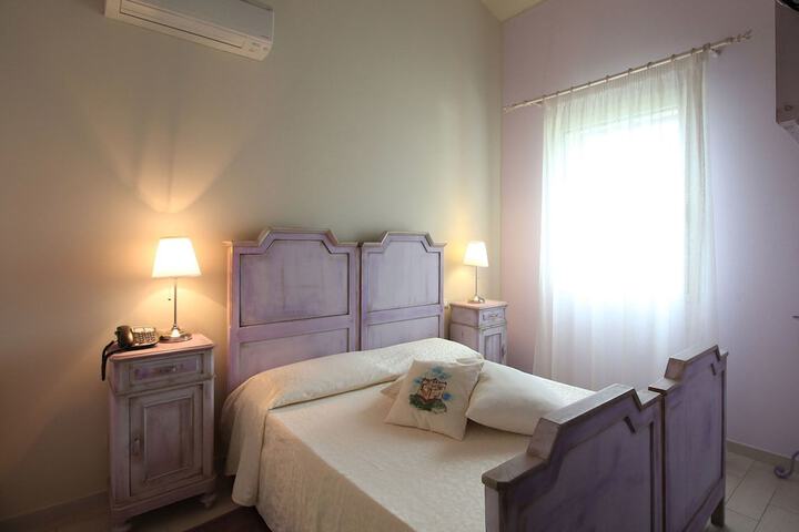 Room 4 of 35