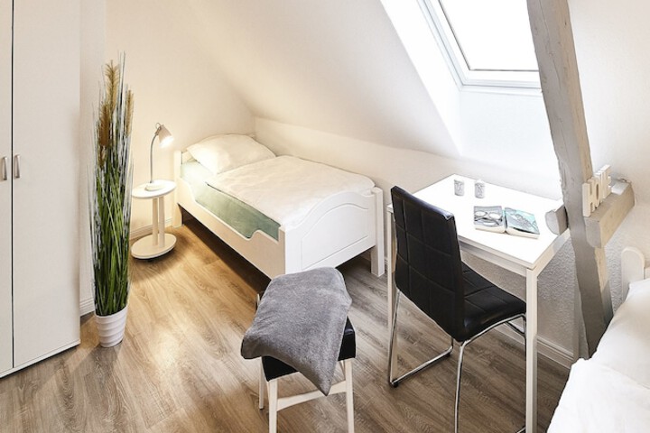 Room 5 of 18