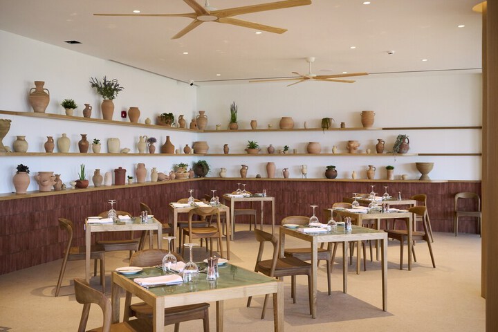 Dining 67 of 93