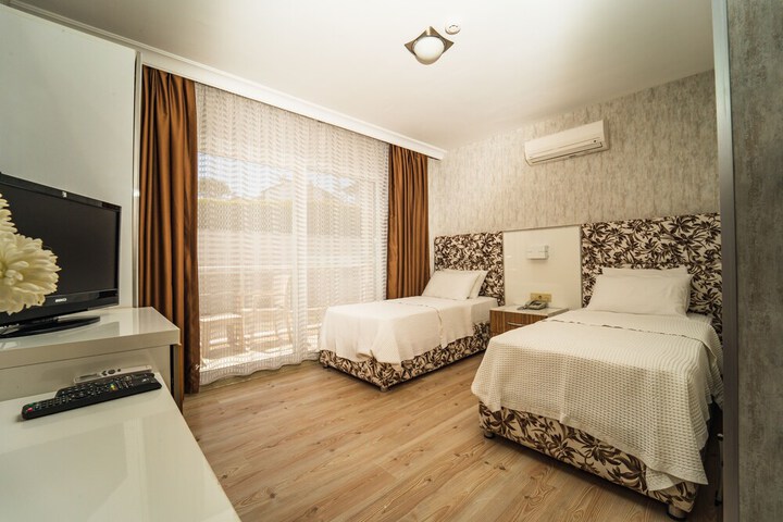 Room 18 of 66