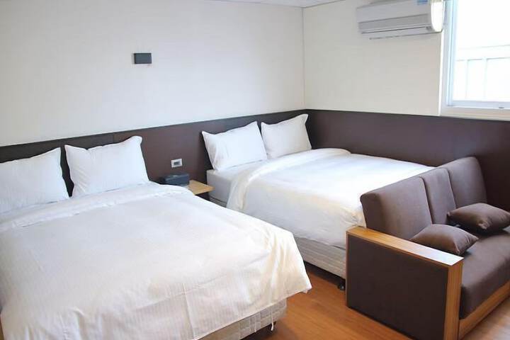 Room 8 of 41